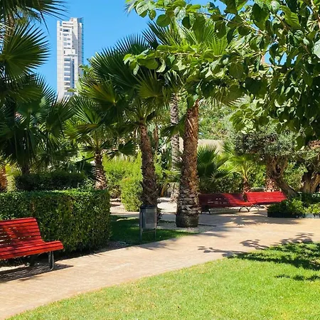 Апартаменты 1 Bedroom With Airconditioning And Bath - Max 4 Guests *