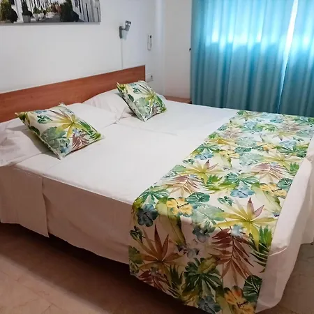 1 Bedroom With Airconditioning And Bath - Max 4 Guests Апартаменты *